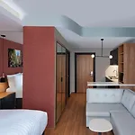Hotel By Marriott Atasehir 4*