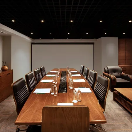 Hotel By Marriott Atasehir 4*