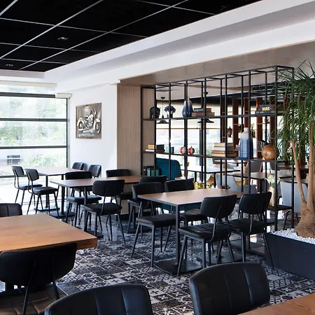 By Marriott Atasehir Hotel 4*