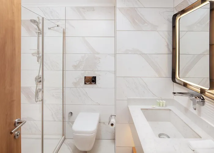 Hotel By Marriott Atasehir 4*