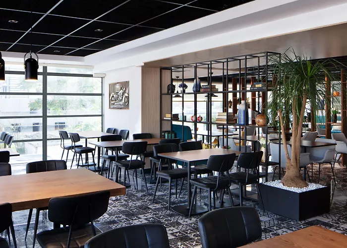 By Marriott Atasehir Hotel 4*