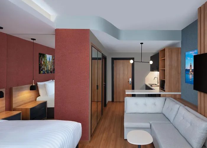 Hotel By Marriott Atasehir 4*